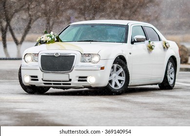 KOSTANAY Winter 2015: Wedding photo shoot cars The Chrysler 300c