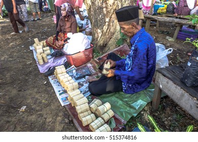 Kota Belud,Sabah-Oct 23,2016:Local Tobacco Sellers Known As Kirai In Sabah At Kota Belud Tamu Market Sabah.It Is A Place Where All Farmers,fishermen & Vendors Gathers Weekly To Sell Their Products.