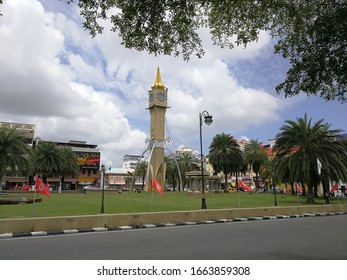 Kota Bharu Kelantan Malaysia 24 Feb. 2020 :This Clock Tower Is One Of The Landmarks Of Kelantan. The Tower Is Surrounded By An Estimated 37 Dates Trees. 