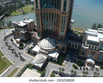 Sabah state administration building Images, Stock Photos & Vectors 