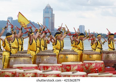 Kota Kinabalu Sabah Malaysia - May 22, 2016 : A Group Of Kids Performing Chinese Drum During Festival In Kota Kinabalu Sabah On May 22, 2016.