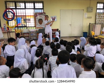 Kota Kinabalu,Sabah,Malaysia-January 15,2019: Health Examination Of Nails And Teeth From State Health Department Of Sabah