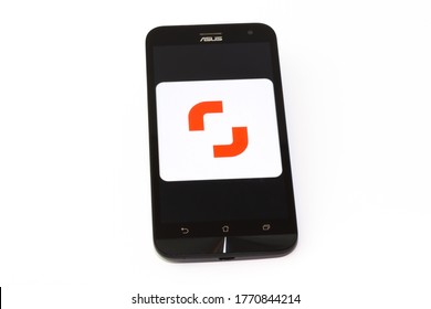 Kouvola, Finland - 23 January 2020: Shutterstock Contributor app logo on the screen of smartphone Asus
