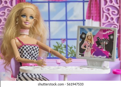 barbie doll ka pura set