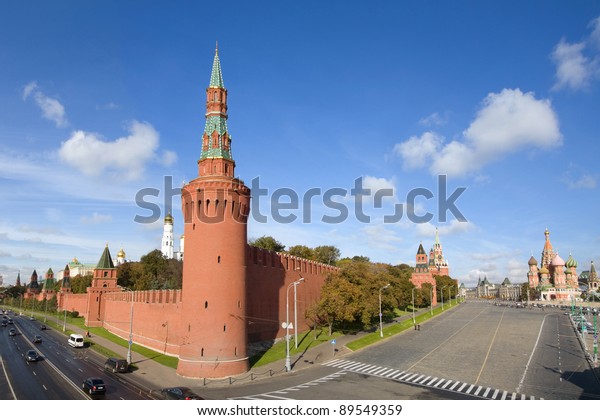 Kremlin wall and St\
Basil Cathedral, Moscow