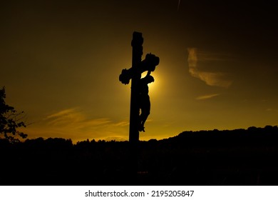 Kreuz, Jesus, Religion, Sonne, strahlend - Shutterstock ID 2195205847