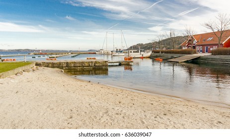 Kristiansand, Norway - June 4, 2015: Sandy Beach Bystranda Is A Popular Swimming Spot In The Summer Months, Its Location Makes It Unik.