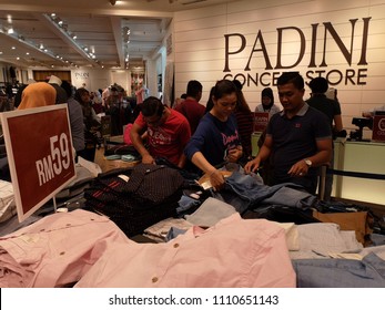 Padini Concept Store Images Stock Photos Vectors Shutterstock