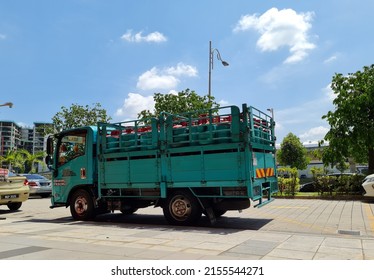 Kuala Lumpur, Malaysia, 13th May 2022. A Gas Deluvery Lorry  Park Infront Of A Building To Deliver Gas