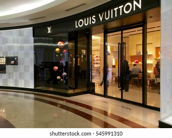 gucci tunjungan plaza