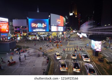 Kuala Lumpur Malaysia 20 October 2018 : Light Trail People And Car At Road, Bukit Bintang.