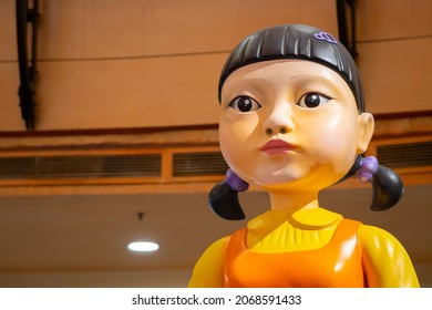 KUALA LUMPUR, MALAYSIA - 31 OCTOBER, 2021 : Giant Doll from Squid Game at the roadshow for the promotion of new Netflix show. Squid Game is a South Korean survival drama television series