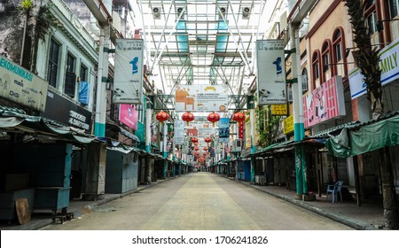 Kuala Lumpur, Malaysia - April 16, 2020 : Empty Traffic In A Busy Road Near Tourist Attraction China Town Amid Of Covid-19 Pandemic And Movement Control Order.