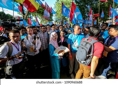 KUALA LUMPUR, MALAYSIA - APRIL 28, 2018 : President Peoples Justice Party (PKR) Wan Azizah A Candidate For Pakatan Harapan In Pandan (P100) Parliament During Nomination Day 14th General Election.