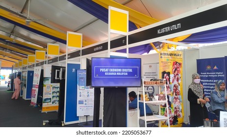 Kuala Lumpur, Malaysia - August 19, 2022 : Shell Sheme Booth With Health Government Initiative Opening Events In A Tent Setting . Selective Focus.