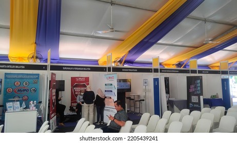 Kuala Lumpur, Malaysia - August 19, 2022 : Side View Of Government Initiative Opening Events In A Tent Setting. Selective Focus.