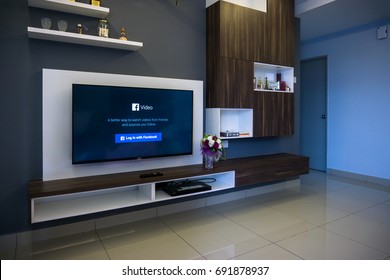 KUALA LUMPUR, MALAYSIA - AUGUST 8TH, 2017 : Modern Lifestyle With SONY Android TV To Stay Connected & Browsing Media Using Favourite Apps. TV Display Facebook Video Login