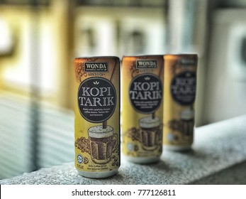 KUALA LUMPUR, MALAYSIA - Circa December, 2017: Picture Of Three Cans Of Kopi Tarik Coffee.