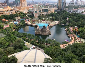 KUALA LUMPUR, MALAYSIA - FEB 27, 2020 : View Of Sunway Lagoon Theme Park With Sunway Resort Hotel And Sunway Pyramid Mall, Built And Owned By The Sunway Group.