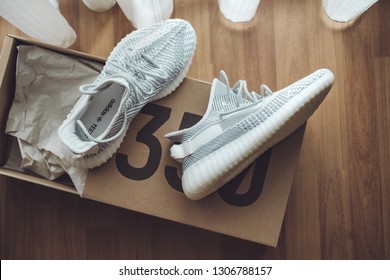 Yeezy Boost 350 V2 Static EF2905 Kleinkind Adidas Damen