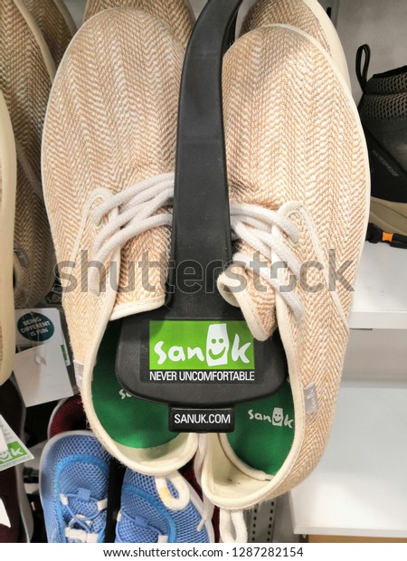 sanuk in store