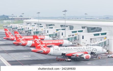 Kuala Lumpur International Airport Images, Stock Photos & Vectors ...