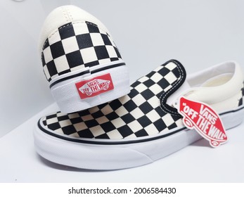 KUALA LUMPUR, MALAYSIA - JULY 12 2021: A Pair Of Vans Checkerboard Shoes Style In With Clean Background