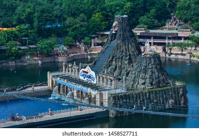 KUALA LUMPUR, MALAYSIA - JULY 18, 2019 : View Of Sunway Lagoon Theme Park With Sunway Resort Hotel And Sunway Pyramid Mall, Built And Owned By The Sunway Group.