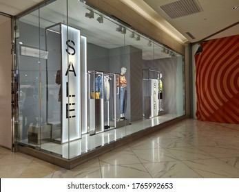 One Utama Shopping Mall Images Stock Photos Vectors Shutterstock
