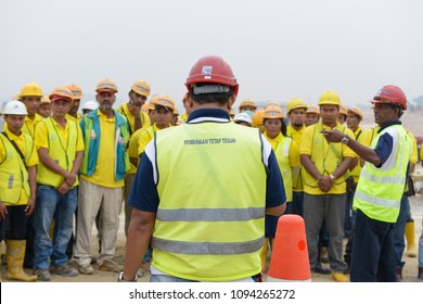 Kuala Lumpur, Malaysia - May 15, 2018 : Environmental, Safety And Health  Training For Construction Workers On Site In Kuala Lumpur Malaysia.