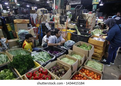 80 Indonesian migrant workers Stock Photos, Images & Photography ...