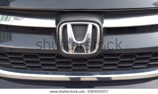 KUALA LUMPUR, MALAYSIA - MAY 4, 2018 :\
Closeup of Honda logo on  Honda crv car front \
