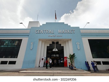 KUALA LUMPUR, MALAYSIA - MAY 9: Vintage Facade Of KL Central Market On May 9, 2012 In Kuala Lumpur, Malaysia. The Market Was Constructed In 1888 As A Wet Market And Refurbished Into A Cultural Bazaar.