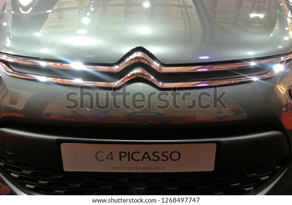 KUALA LUMPUR, MALAYSIA -NOVEMBER 23, 2018: Selected\
focused of Citroen car emblem and brand logo at car body. Modern\
& high technology car build by France famous car manufacturer.\
  \
