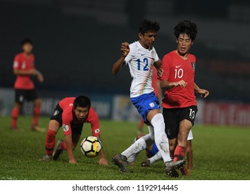 KUALA LUMPUR, MALAYSIA - October 2, 2018 : Y S Choi ,right, Of Korea Republic Action During AFC U-16 Championship 2018 (Quarter Final) Between Korea Republic And India At MBPJ Stadium.