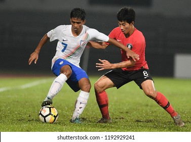 KUALA LUMPUR, MALAYSIA - October 2, 2018 : Ravi Bahadur ,left, Of India In Action During AFC U-16 Championship 2018 (Quarter Final) Between India And Korea Republic At MBPJ Stadium.