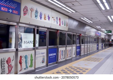 Kuala Lumpur, Malaysia-September 15, 2013- No People Are Waiting At Underground Tube Platform For Train. And The Background Is Drawing Very Cute In Railway.