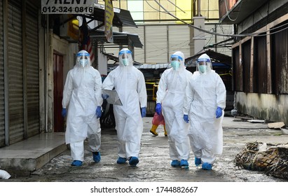 Kuala Lumpur,30 April 2020-Malaysia. A Malaysian Medical Workers Wearing Personal Protective Equipment Before Conduct A Covid 19 Test In Kuala Lumpur.
