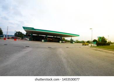 Bhp gas station Images, Stock Photos & Vectors  Shutterstock