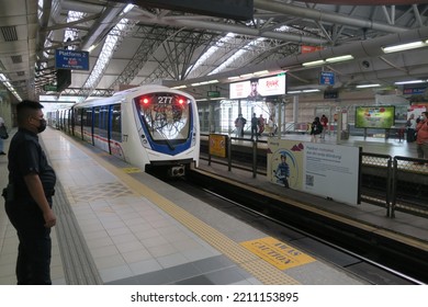 Kuala Lumpur.malaysia.07.10.2022. The LRT Kelana Jaya Line Is A Medium Capacity Light Rapid Transit Line And The First Fully Automated And Driverless Rail System In The Klang Valley, Malaysia.