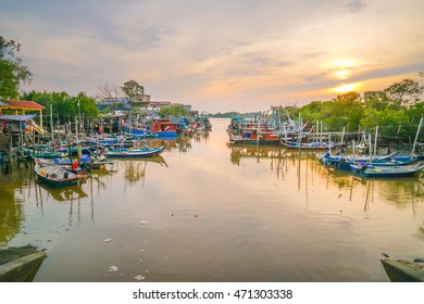 110 Fishing village kuala selangor malaysia Images, Stock Photos ...