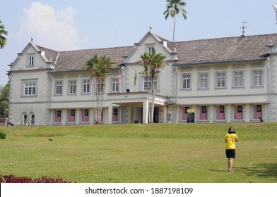 Kuching, Malaysia - August 2015 : Asian Female Tourist In Front Of Sarawak State Museum.