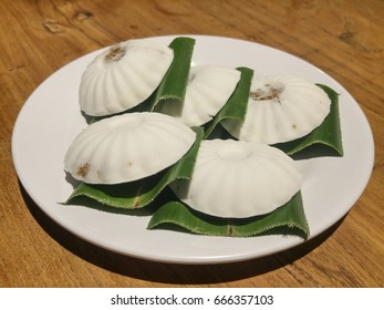 Kueh Tutu