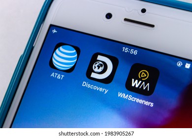 Kumamoto, JAPAN - Jun 1 2021 : Icons Of ATT(AT And T), Discovery And WarnerMedia On IPhone. ATT Announced That Spinning Off Its WarnerMedia And Merging It With TV Company Discovery, Inc.