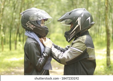 Romantic Couple Rider Images Stock Photos Vectors Shutterstock