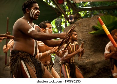 KURANDA, AUSTRALIA - APRIL 18: unidentified aborigines actor at a  performance in the Tjapukai Culture Park on April 18, 2009 in Kuranda, Queensland, Australia