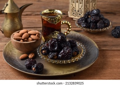Kurma ajwa or ajwa dates, popular calling prophet dates. Eating during Ramadan as a Iftar menu