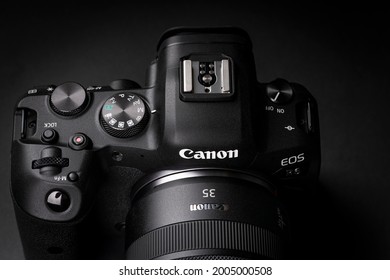 296 Canon r6 Images, Stock Photos & Vectors | Shutterstock