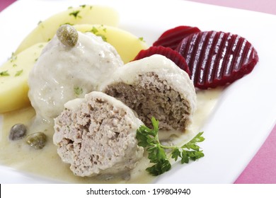 K\x9Anigsberger Klopse, Meatballs With Caper Sauce