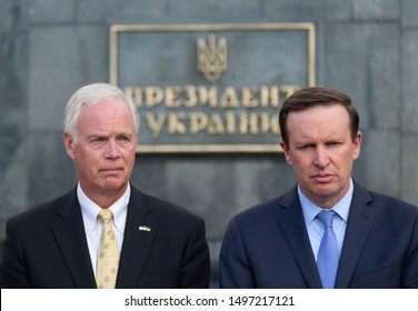 Kyiv, Ukraine, 05 Sept 2019 Briefing Of US Senators Ron Johnson (L) And Chris Murphy (R) Near The President's Office In Kyiv